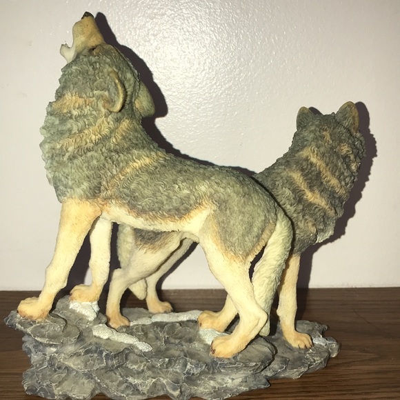 Wolf figure height 7” length 7” - Picture 2 of 5
